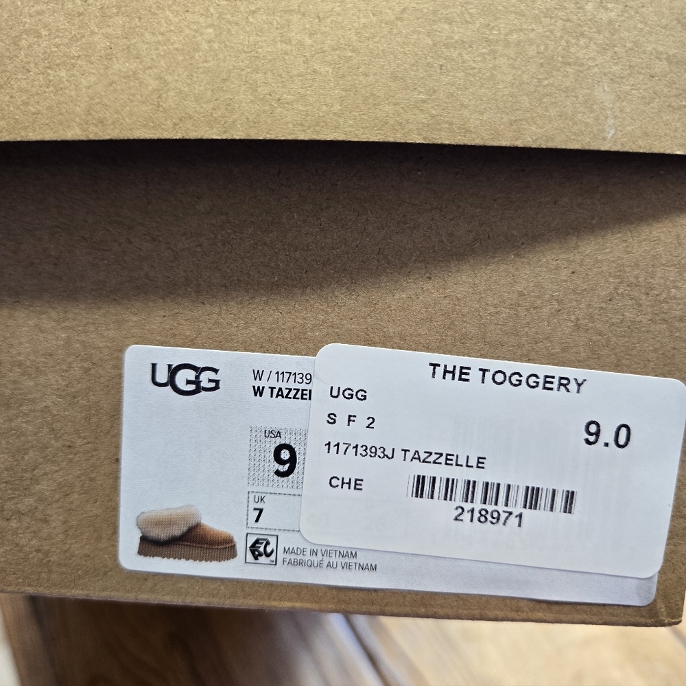 UGG Tazzelle Sheepskin Slippers - Picture 7 of 8